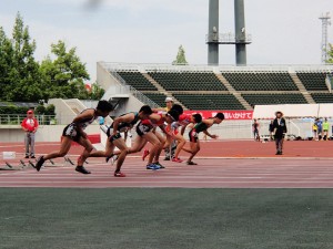 ３年二川君の100mスタート（8レーン）